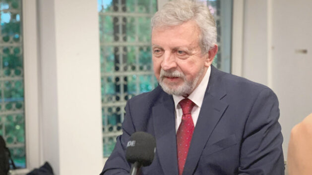 У Нябесную Беларусь пайшоў Аляксандр Мілінкевіч