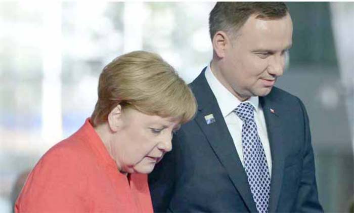 У Германіі заявілі пра абразу Меркель польскім прэзідэнтам Дудам