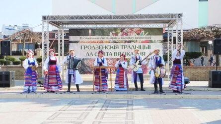 Хрыстос уваскрос!