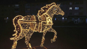 Ліда сустракае Новы год: яркія арт-аб'екты напаўняюць горад чарамі