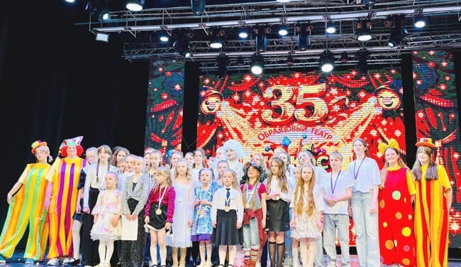 35 гадоў на сцэне: юбілейны вечар тэатра "Какос" прайшоў на ўра!