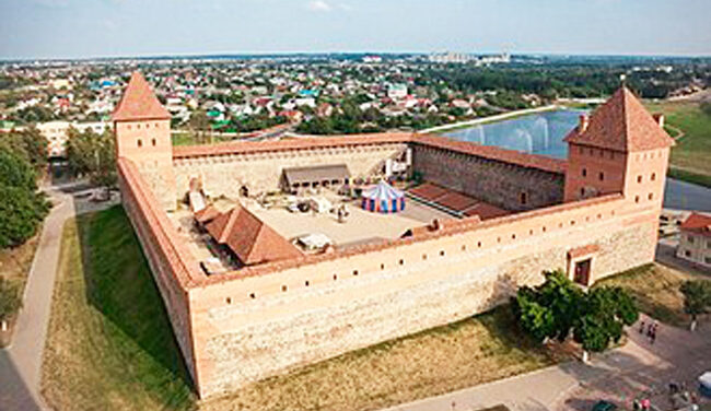 Лідскі замак першы ў новым рэйтынгу найбольш папулярных гісторыка-архітэктурных помнікаў Беларусі