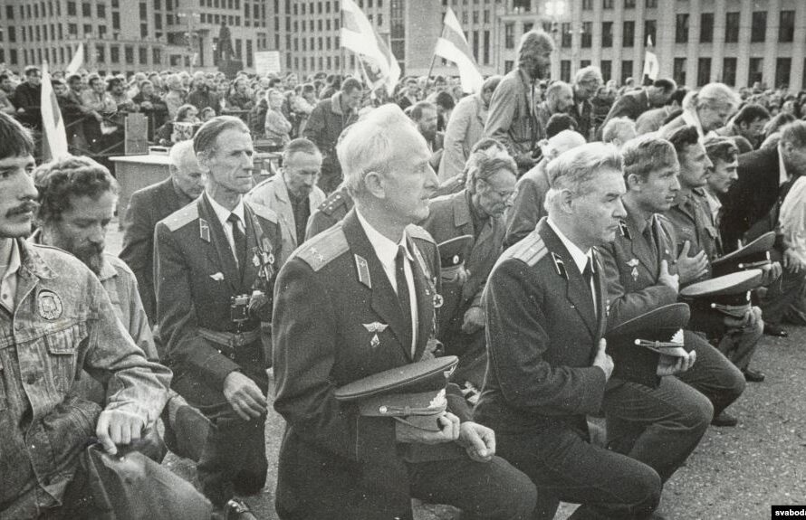 90-я forever: ці насаджвалі беларускую мову сілаю